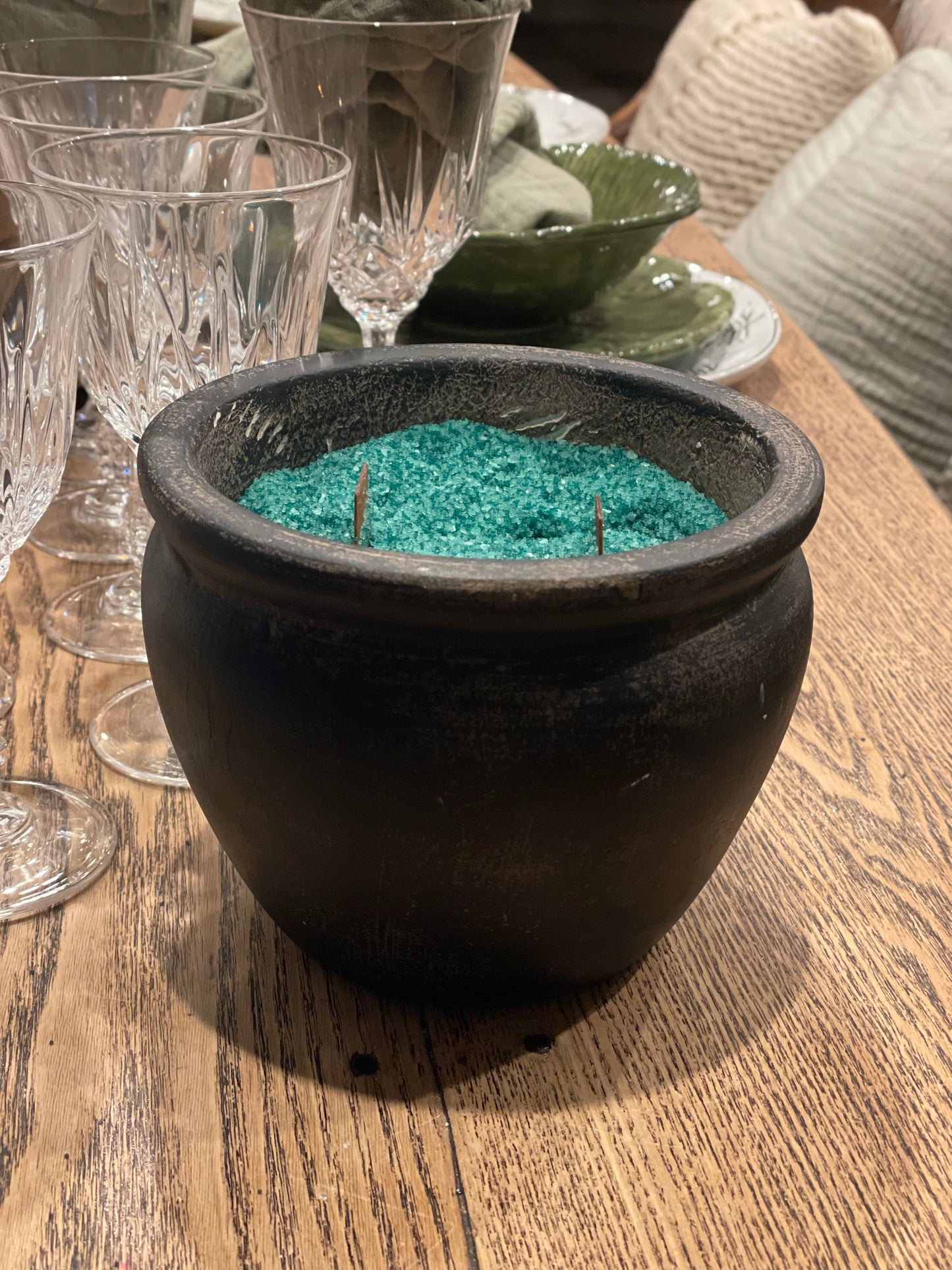 black vintage luna basin candle